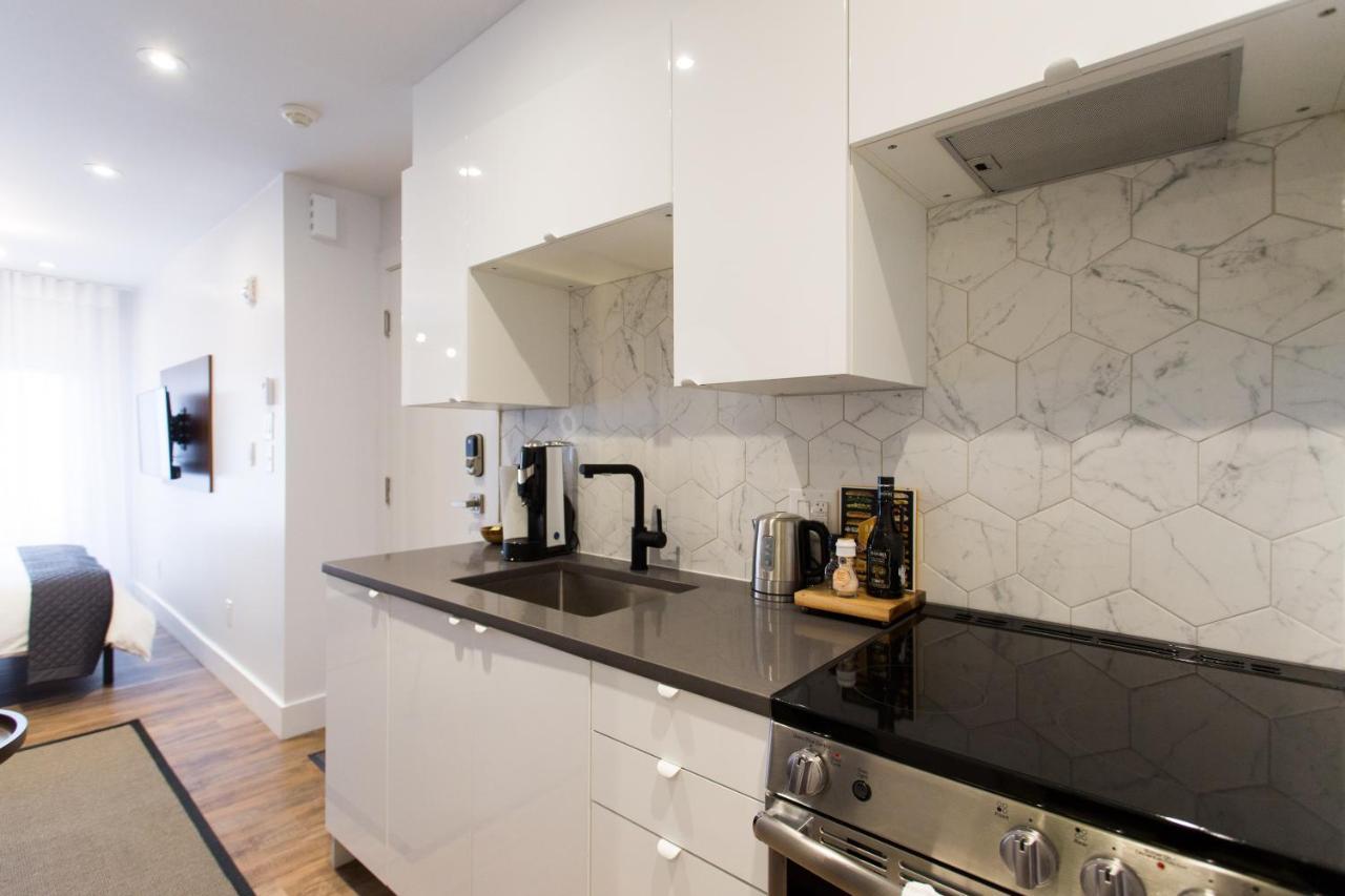 Romantic Studio In The Heart Of Little Italy By Den Stays Montreal Exterior photo